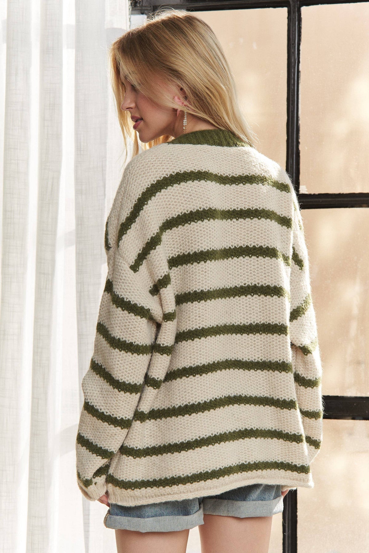 HORIZONTALLY STRIPED BUTTON UP CARDIGAN- CESW3843